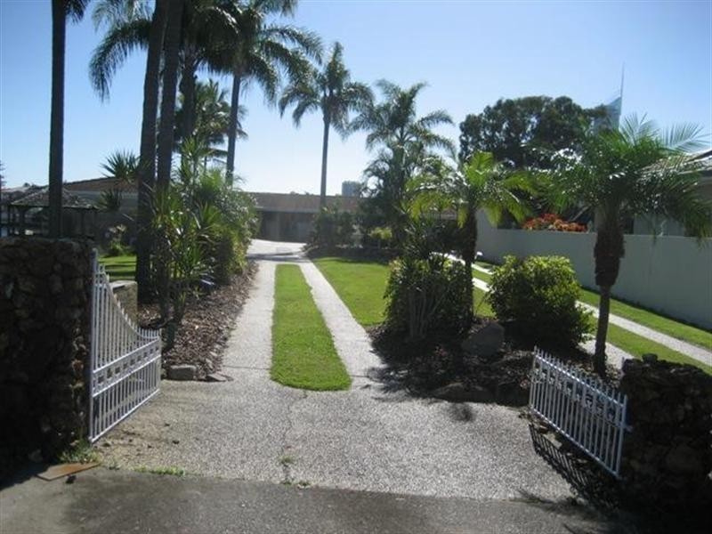 87-89 Monaco Street, Broadbeach Waters QLD 4218