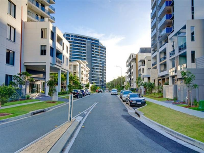 2 Aqua Street, Southport QLD 4215