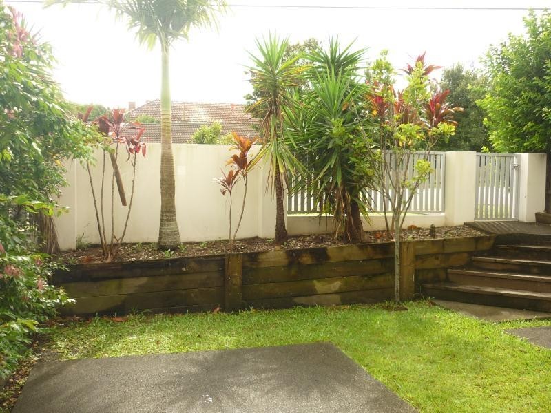 1/60 Broad Street, Labrador QLD 4215