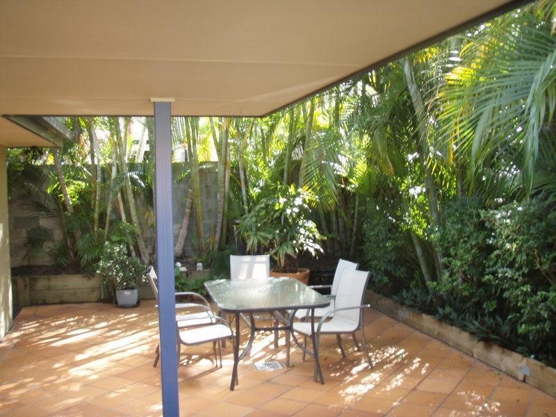14 Ewan, Southport QLD 4215