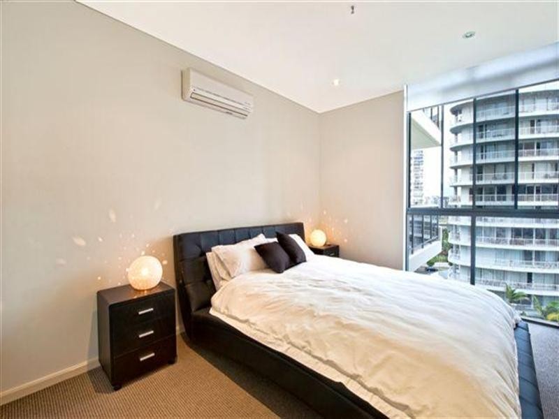 18 Cypress Avenue, Surfers Paradise QLD 4217