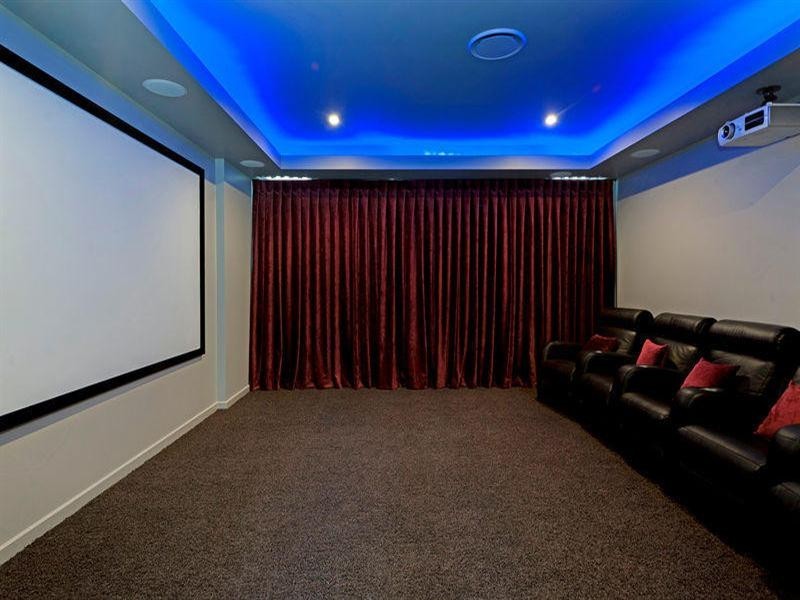 2273 Banksia Lakes Drive, Sanctuary Cove QLD 4212