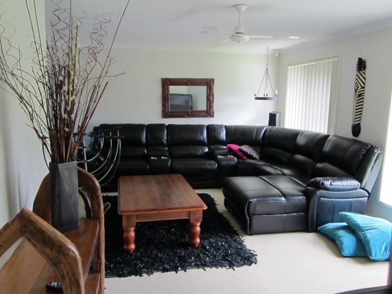 22 Coomera Heights Drive, Upper Coomera QLD 4209