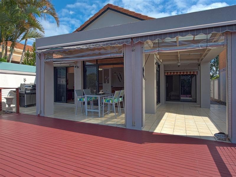 86B St Kevins Avenue, Benowa QLD 4217