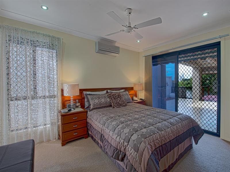 86B St Kevins Avenue, Benowa QLD 4217