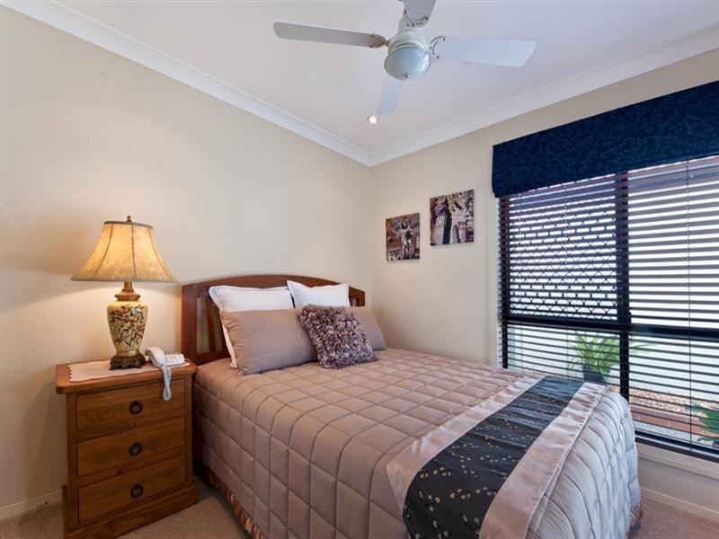 86B St Kevins Avenue, Benowa QLD 4217