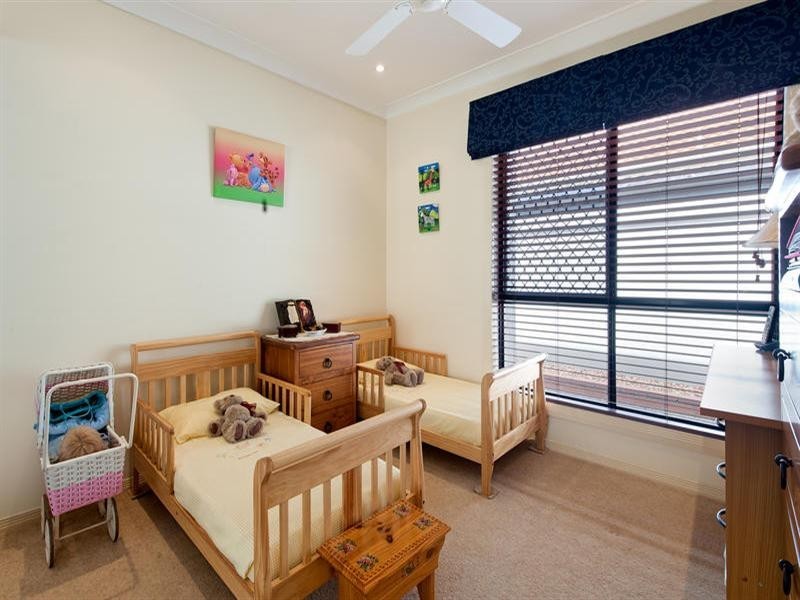 86B St Kevins Avenue, Benowa QLD 4217