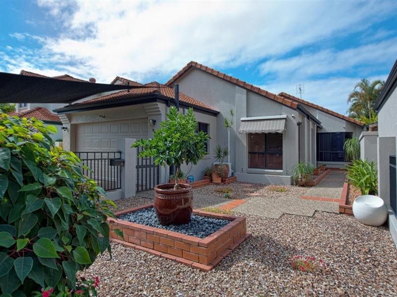 86B St Kevins Avenue, Benowa QLD 4217