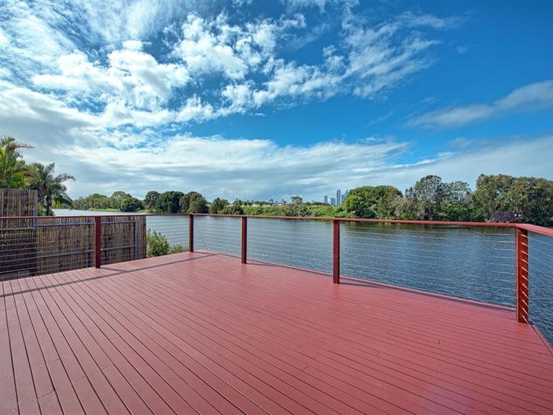 86B St Kevins Avenue, Benowa QLD 4217