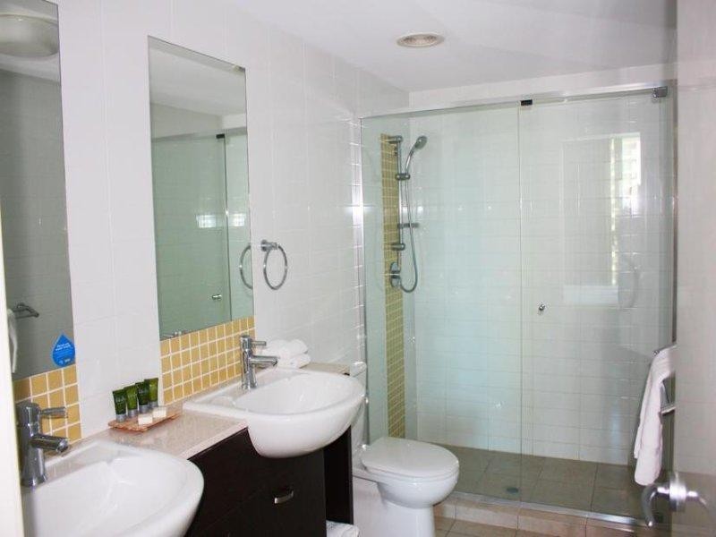 18 Fern Street, Surfers Paradise QLD 4217