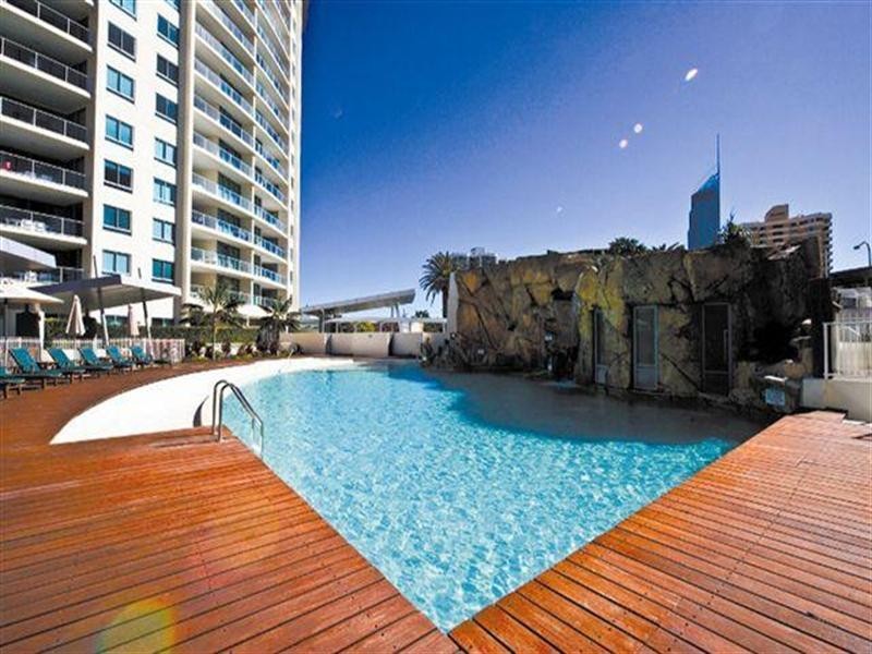 18 Fern Street, Surfers Paradise QLD 4217