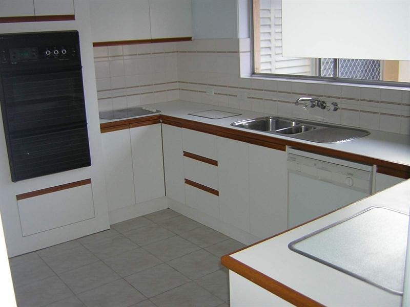 24 Emu Court, Sorrento QLD 4217