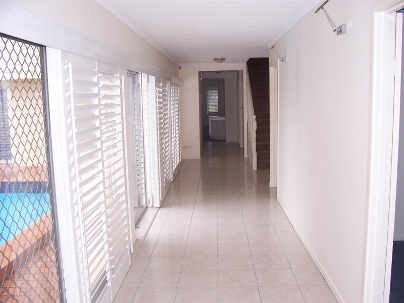 24 Emu Court, Sorrento QLD 4217