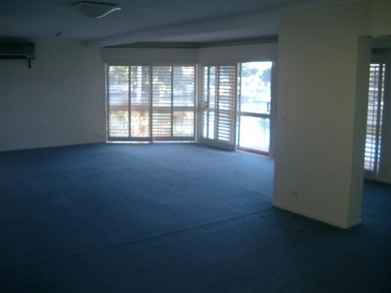 24 Emu Court, Sorrento QLD 4217