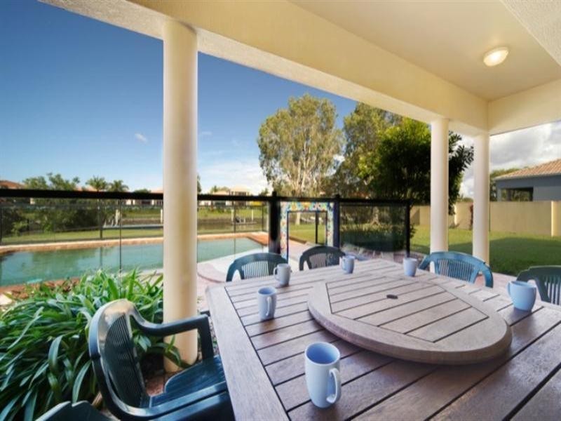 1102 Beechwood Drive, Hope Island QLD 4212