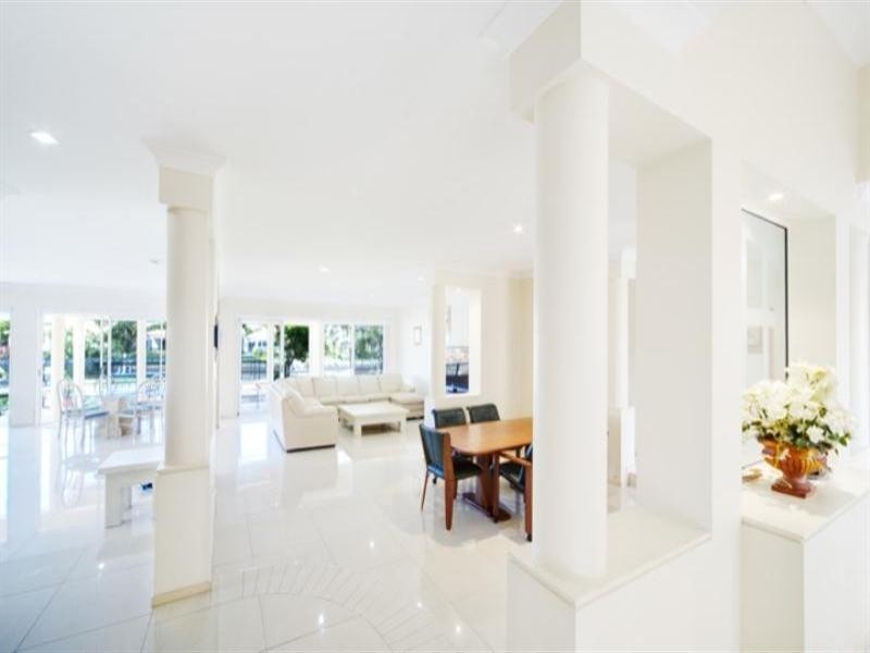 1102 Beechwood Drive, Hope Island QLD 4212