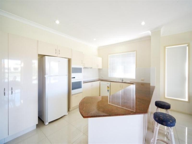 1102 Beechwood Drive, Hope Island QLD 4212