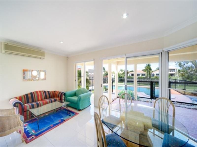 1102 Beechwood Drive, Hope Island QLD 4212