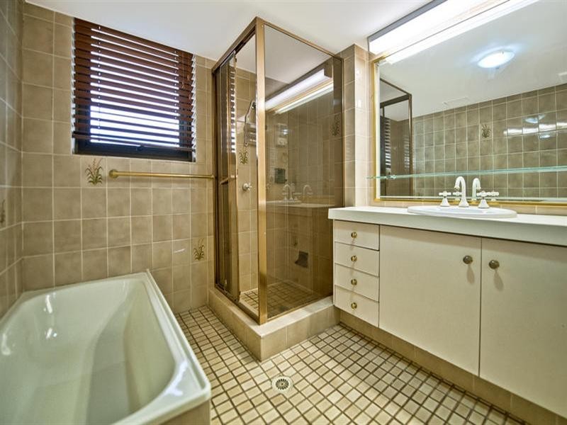 4 Thornton Street – Acapulco, Surfers Paradise QLD 4217