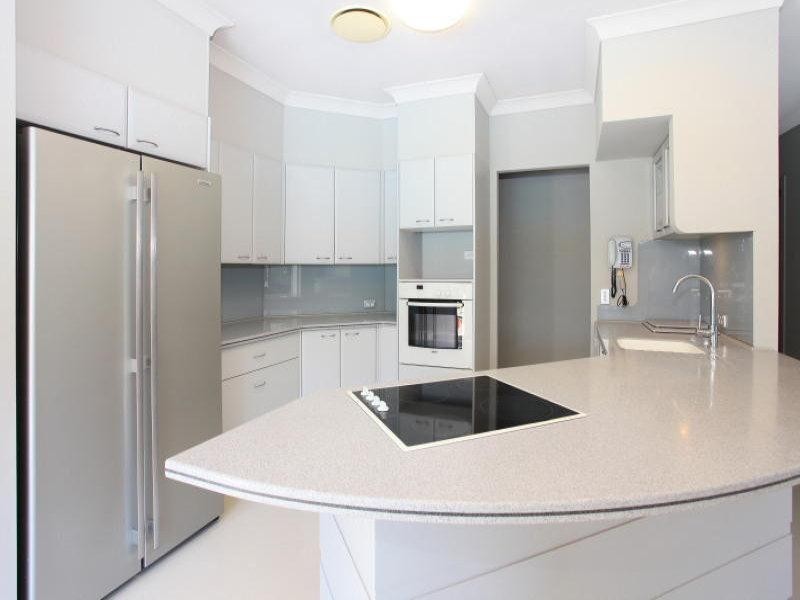 71 Santa Cruz Boulevard, Clear Island Waters QLD 4226