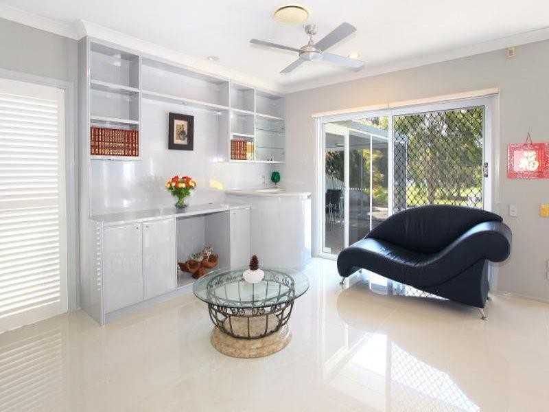71 Santa Cruz Boulevard, Clear Island Waters QLD 4226