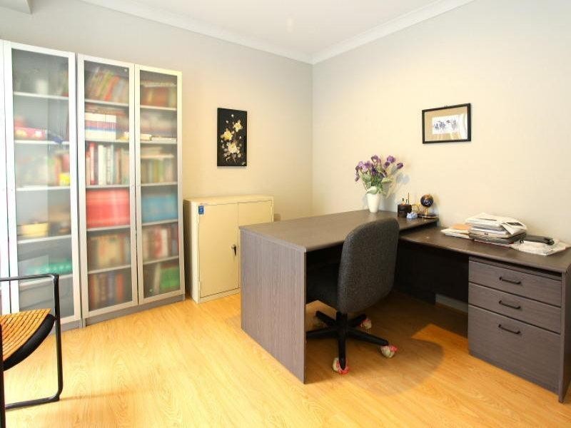 71 Santa Cruz Boulevard, Clear Island Waters QLD 4226