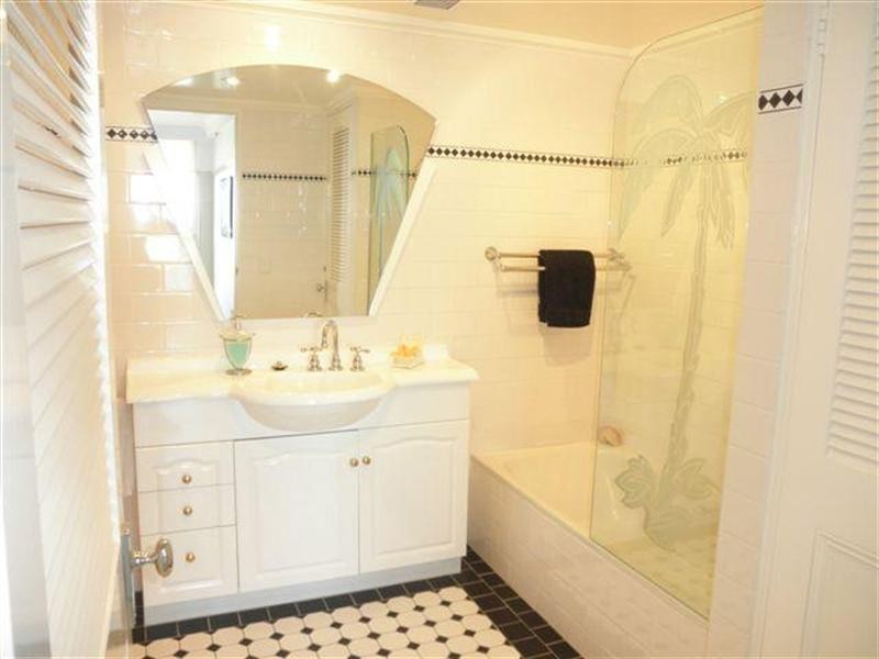 3 River Drive, Surfers Paradise QLD 4217