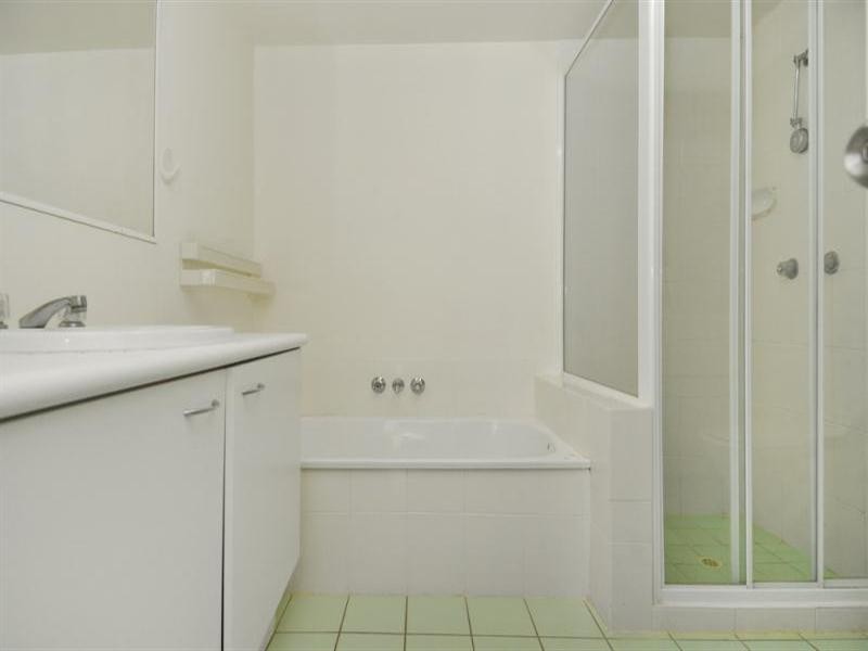 239-35 Palm Avenue, Surfers Paradise QLD 4217