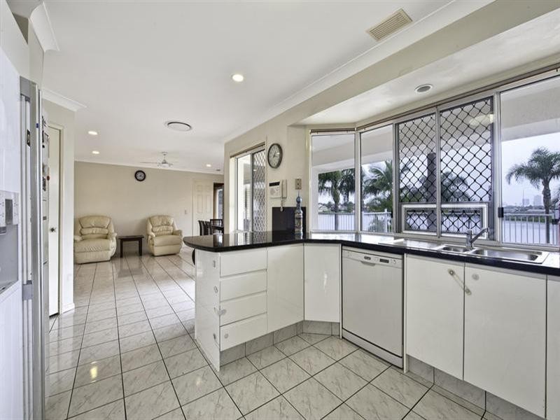 174 Port Jackson Boulevard, Clear Island Waters QLD 4226