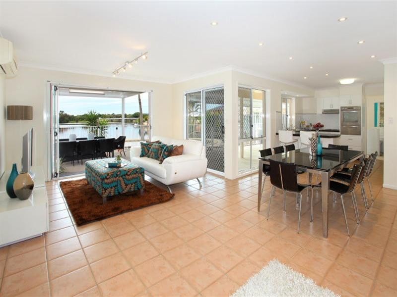 184 Port Jackson Boulevard, Clear Island Waters QLD 4226