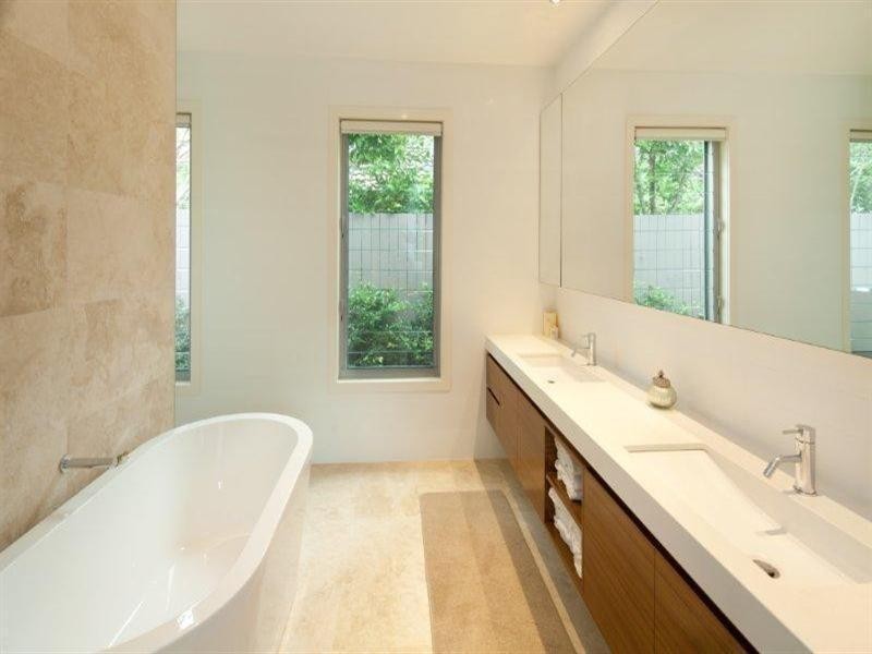 12 The Corso, Isle Of Capri QLD 4217