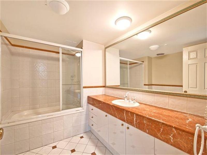 14 View Avenue, Surfers Paradise QLD 4217