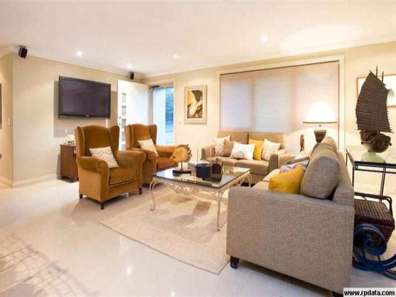 31 Yangoora Crescent, Ashmore QLD 4214