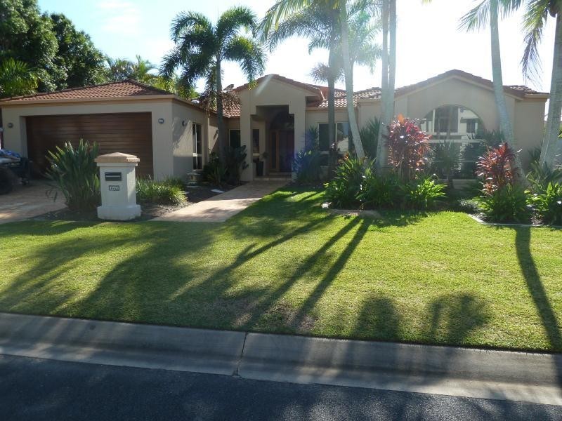 1643 Riverdale Court, Hope Island QLD 4212