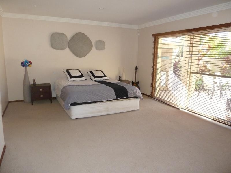 1643 Riverdale Court, Hope Island QLD 4212