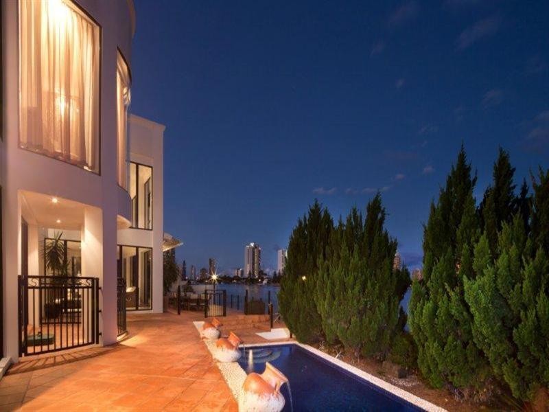 28 Southern Cross Drive, Surfers Paradise QLD 4217