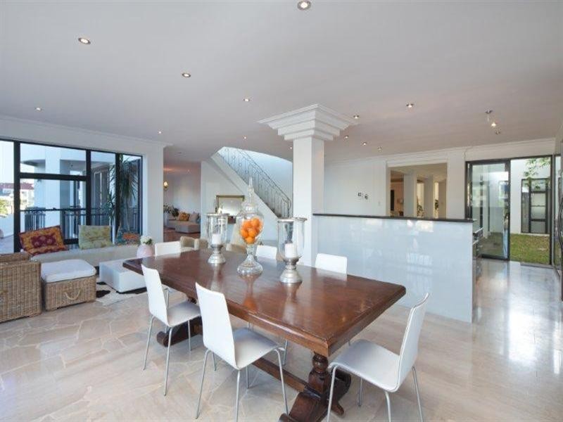 28 Southern Cross Drive, Surfers Paradise QLD 4217