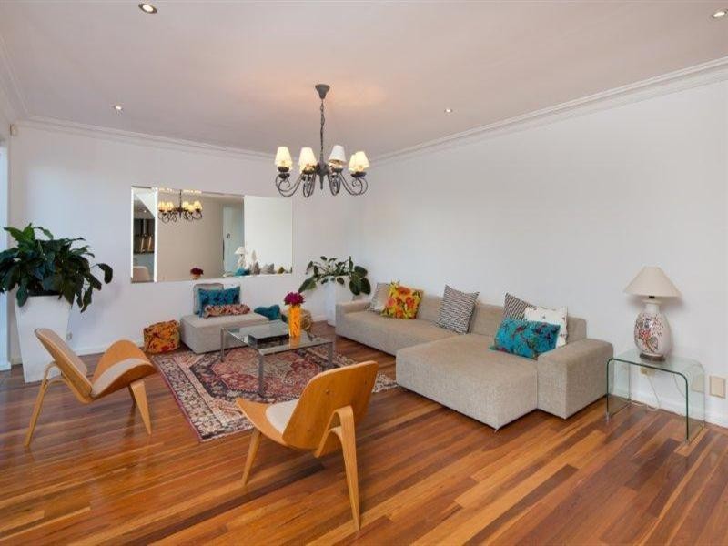 28 Southern Cross Drive, Surfers Paradise QLD 4217