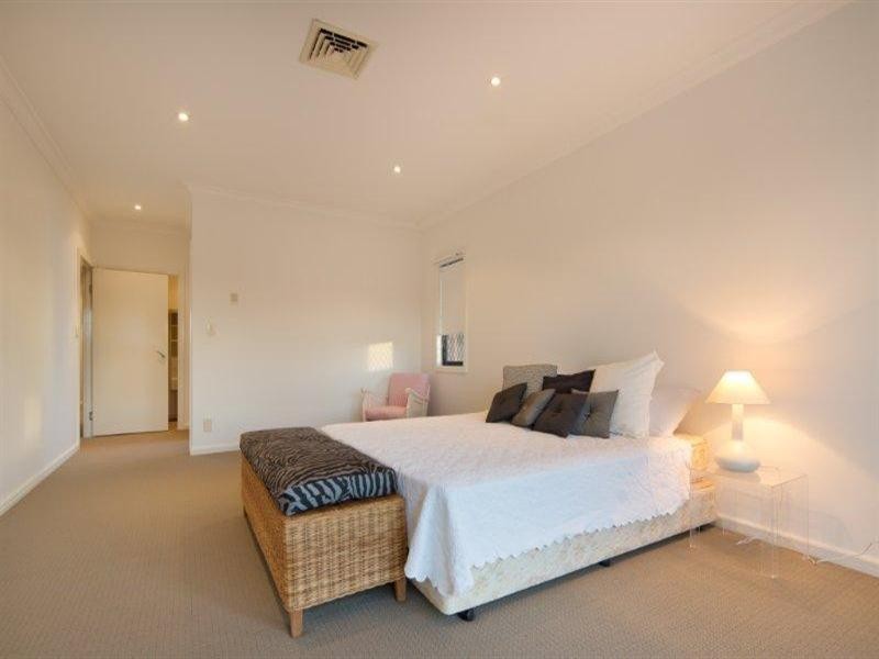 28 Southern Cross Drive, Surfers Paradise QLD 4217