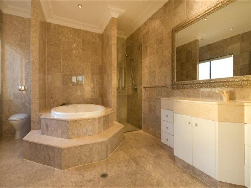 28 Southern Cross Drive, Surfers Paradise QLD 4217