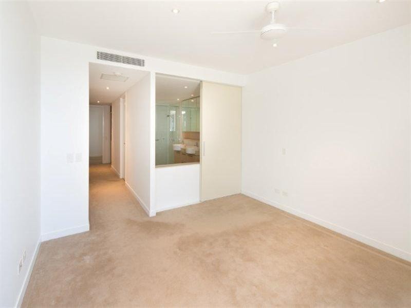 1102 Allisee. 323 Bayview Street, Hollywell QLD 4216