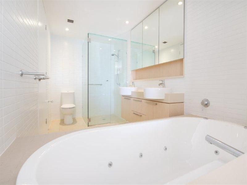 1102 Allisee. 323 Bayview Street, Hollywell QLD 4216