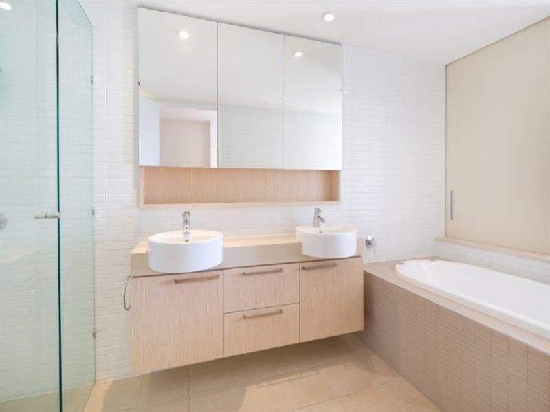 1102 Allisee. 323 Bayview Street, Hollywell QLD 4216
