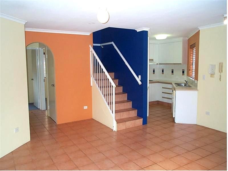 11-6 Breaker Street, Main Beach QLD 4217