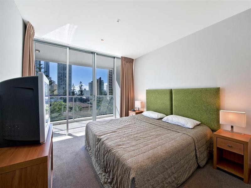 18 Enderley Avenue, Surfers Paradise QLD 4217