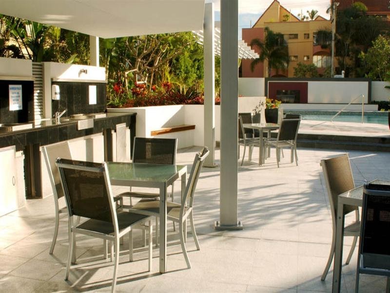 18 Enderley Avenue, Surfers Paradise QLD 4217