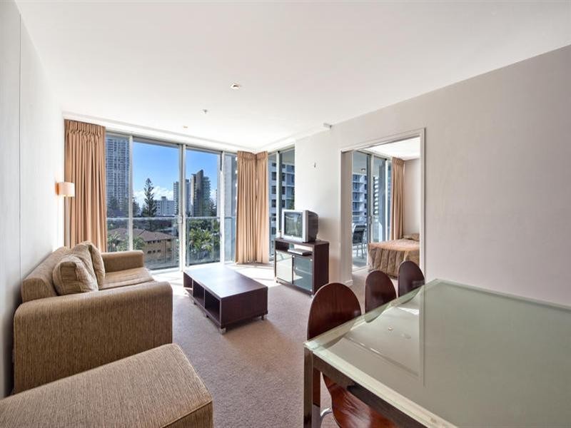 18 Enderley Avenue, Surfers Paradise QLD 4217