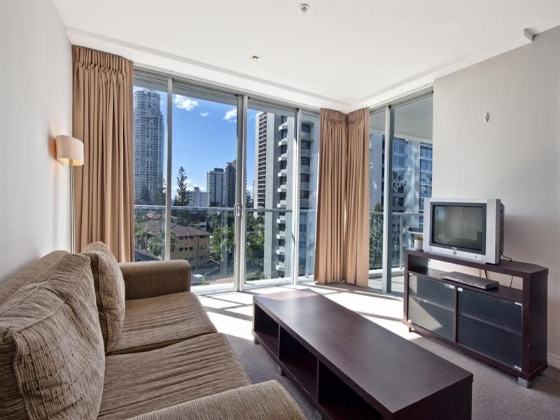 18 Enderley Avenue, Surfers Paradise QLD 4217