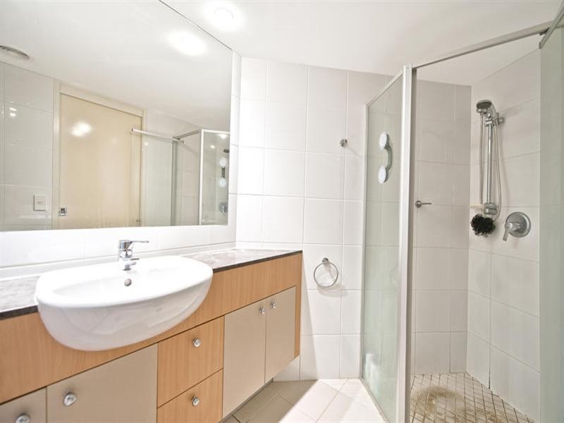 21 Cypress Avenue, Surfers Paradise QLD 4217