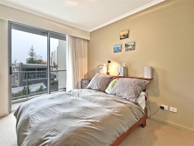 21 Cypress Avenue, Surfers Paradise QLD 4217